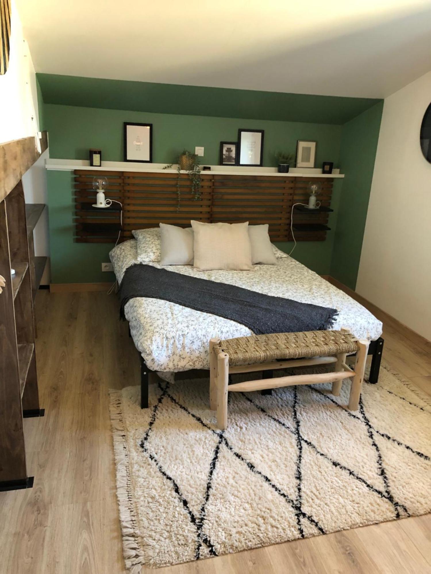Bed and Breakfast Au Dessus De Chez Nous Doulezon Esterno foto